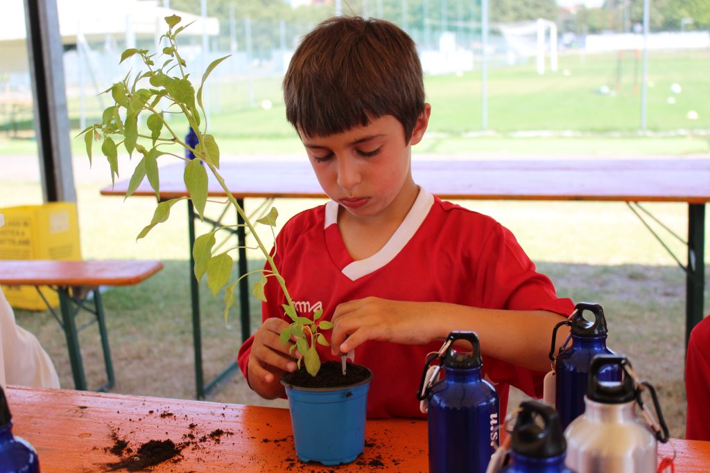 Laboratorio di giardinaggio e … auguri Tommaso!!!!